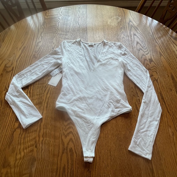 NWT Aritzia Wilfred Toulouse Bodysuit Off White XS Long Sleeve - Picture 1 of 11